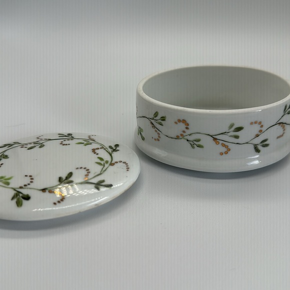 Antique handpainted trinket box limousine - Picture 3 of 9